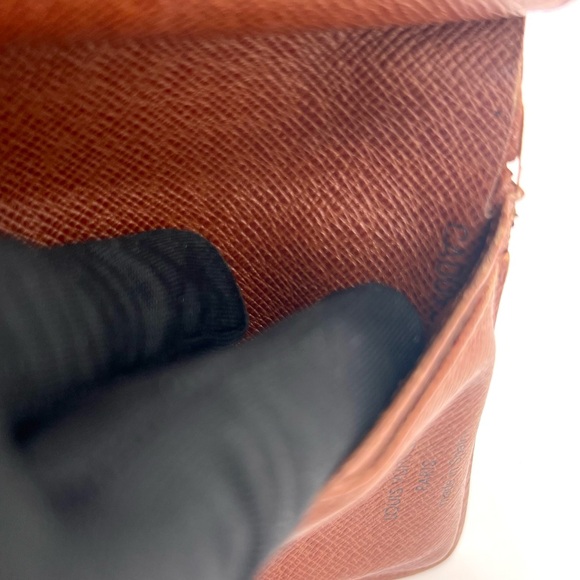 Authentic Louis Vuitton LV Monogram Compact Kiss Closure Wallet - Picture 15 of 16